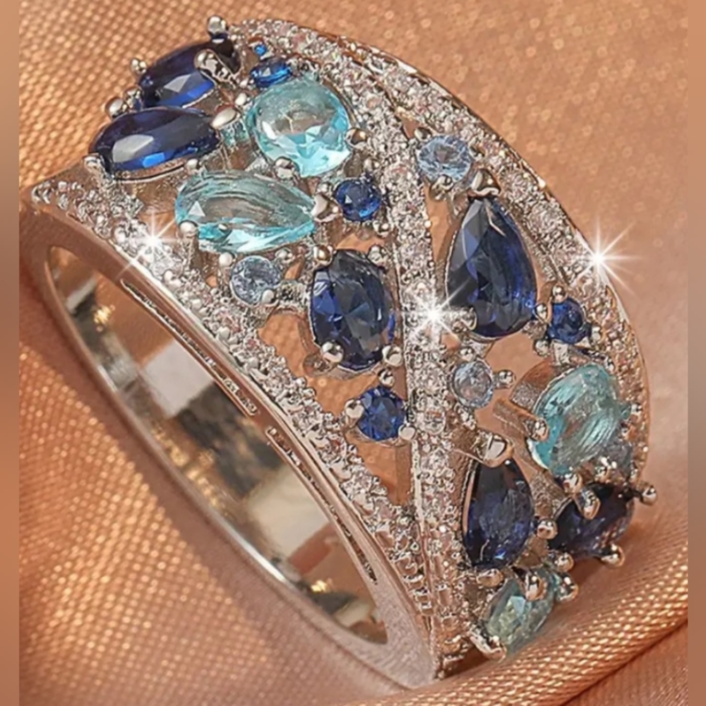 Blue Topaz Ring - Picture 8 of 11